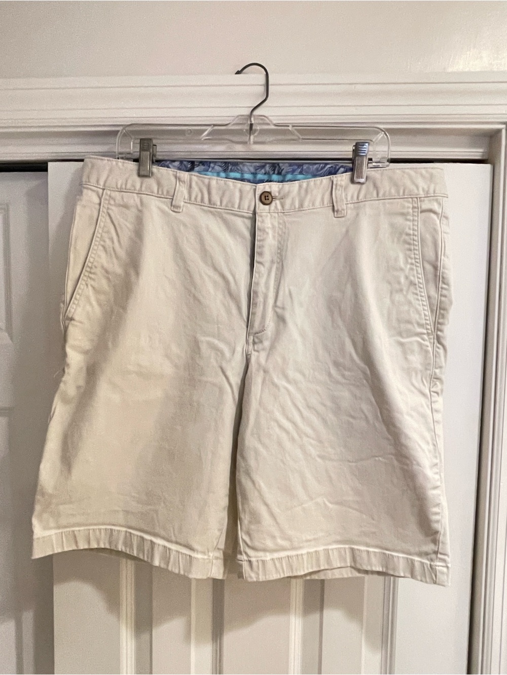 Tommy Bahama Men's Flat Front Chino Shorts in Cream